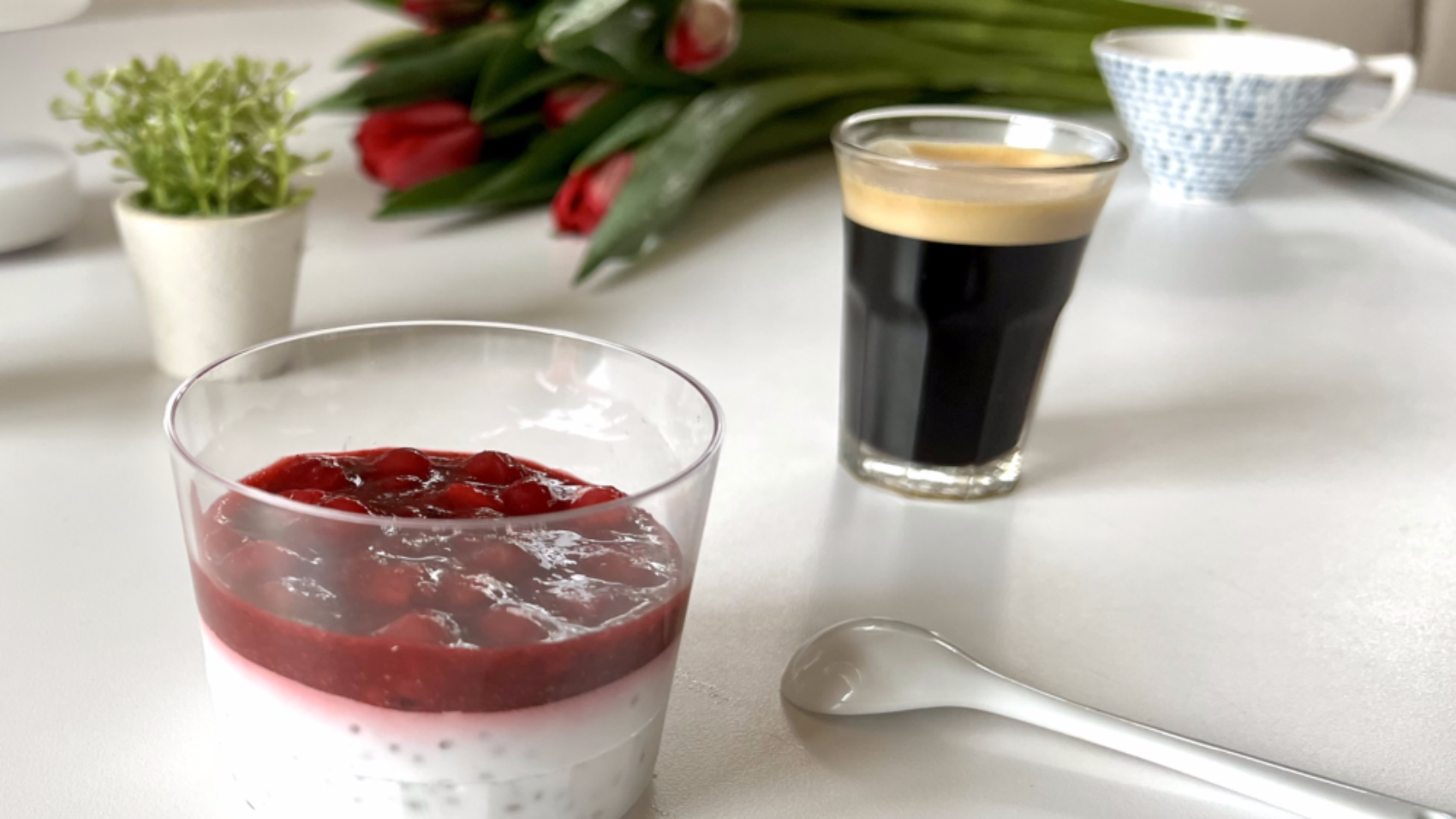 Grande verrine fruits rouges et graine de chia